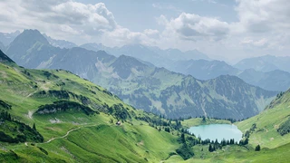 Wandern Wanderung spazieren gehen Spaziergang Berge Bayern See — © Jan-Christoph Horn auf Pixabay