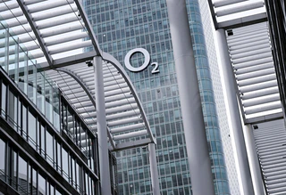 Blick auf die O2-Zentrale in München.  — © Sven Hoppe/dpa