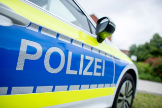 Nach einer erfundenen Sexualstraftat in Regensburg muss eine 22-Jährige nun eine Geldstrafe in Höhe von drei Monatsgehältern zahlen. (Symbolbild) — © Hauke-Christian Dittrich/dpa