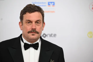 Schauspieler Sebastian Bezzel (54) ist in Bayern geboren und lebt in Hamburg. (Archivbild) — © Felix Hörhager/dpa