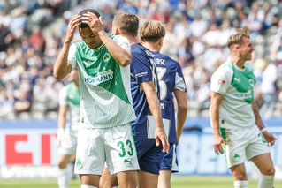 Fürth-Profi Maximilian Dietz hadert im Spiel gegen Hertha. (Archivbild) — © Andreas Gora/dpa
