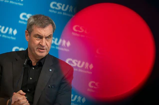 Seine Reise sei sein «Bekenntnis zu den Sudetendeutschen», sagte CSU-Chef Söder. — © Peter Kneffel/dpa