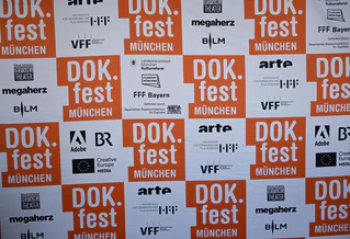 Das Dokumentarfilmfestival DOK.fest lockt diesmal mit «Signature-Filmen». (Archivbild) — © Felix Hörhager/dpa