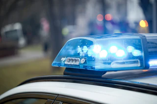 Die Polizei sieht keine Hinweise auf Fremdeinwirkung. (Symbolbild) — © Daniel Vogl/dpa