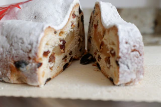 Stollen Christstollen — © Gary Lee / Unsplash