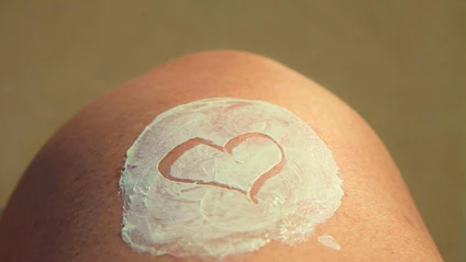 Sonnencreme Herz — © Bild: Beate / Pixabay