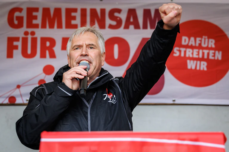 Warnstreiks beginnen: Bayerns IG-Metall-Chef Horst Ott. (Archivbild) — © Daniel Karmann/dpa