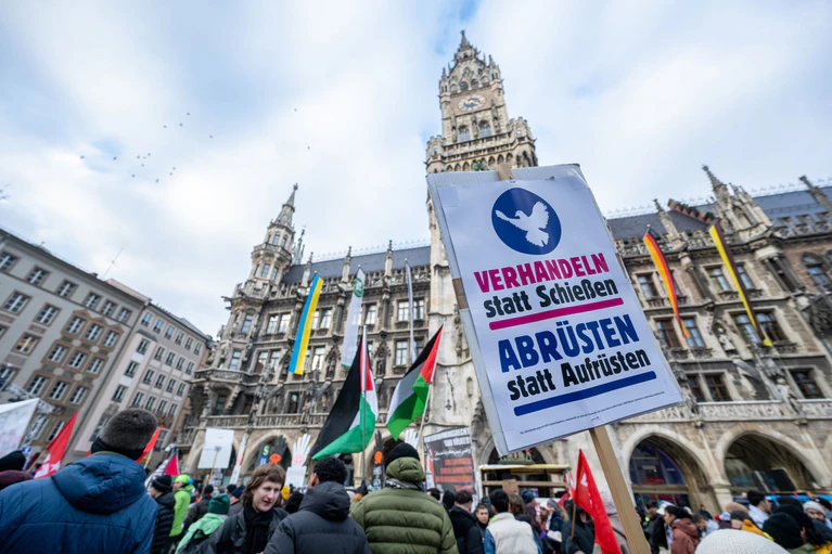 Vielerorts in der Münchner Innenstadt wird es in den Tagen um die Sicherheitskonferenz Demonstrationen geben. (Archivbild)  — © Armin Weigel/dpa