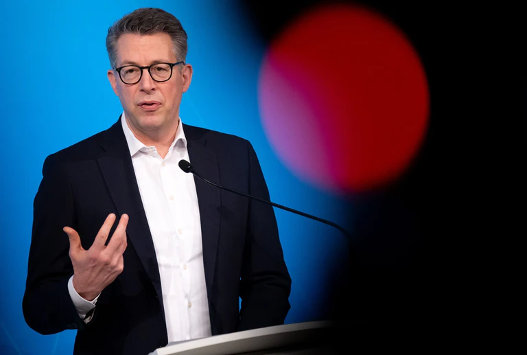 Markus Blume spricht von einem Skandal (Archiv). — © Sven Hoppe/dpa