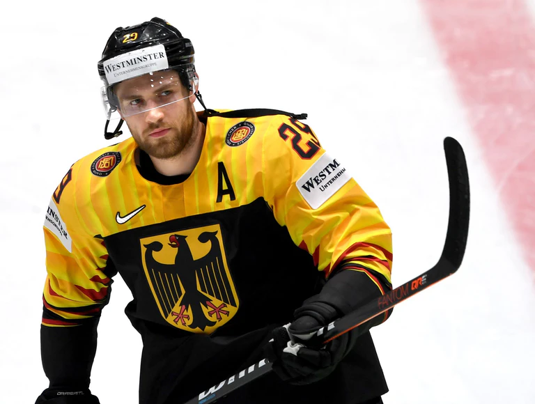 Deutschlands bester Eishockey-Spieler, Leon Draisaitl, wird in Mailand dabei sein — © Monika Skolimowska/dpa-Zentralbild/dpa
