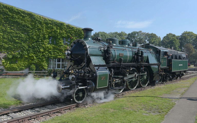 Mehr als 250 Fahrzeuge geben laut dem Bayerischen Eisenbahnmuseum einen Überblick über die Vielfalt des Bahnbetriebs früherer Zeiten in Bayern. (Archivbild) — © picture alliance / Stefan Puchner/dpa