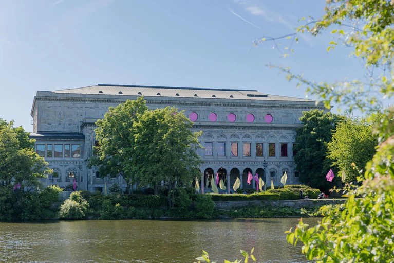 In der Stadthalle beginnen die renommierten Mülheimer Theatertage - gezeigt wird «Play Auerbach» (Münchner Kammerspiele) - (Archivbild) — © Daniela Motzkus/Mülheimer Theatertage/dpa