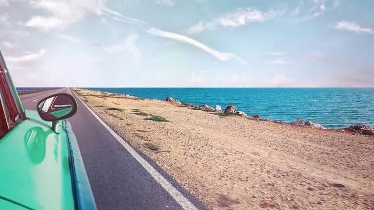 Urlaub Auto Mietwagen Strand fahren Ausland — © Simon Berger / Unsplash