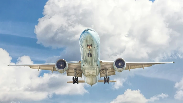 Flugzeug Urlaub Reise fliegen — © John McArthur / Unsplash