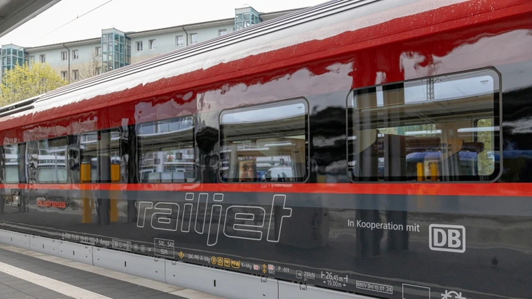 Züge — © Copyright: Deutsche Bahn AG / Thomas Kiewning