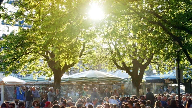 Bayern Sonne Sommer Frühling Viktualienmarkt — © Bildnachweis: Anselm Baumgart / IStock