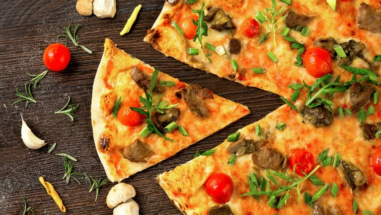 Pizza Pizzeria Italiener — © Vit Ch / Unsplash