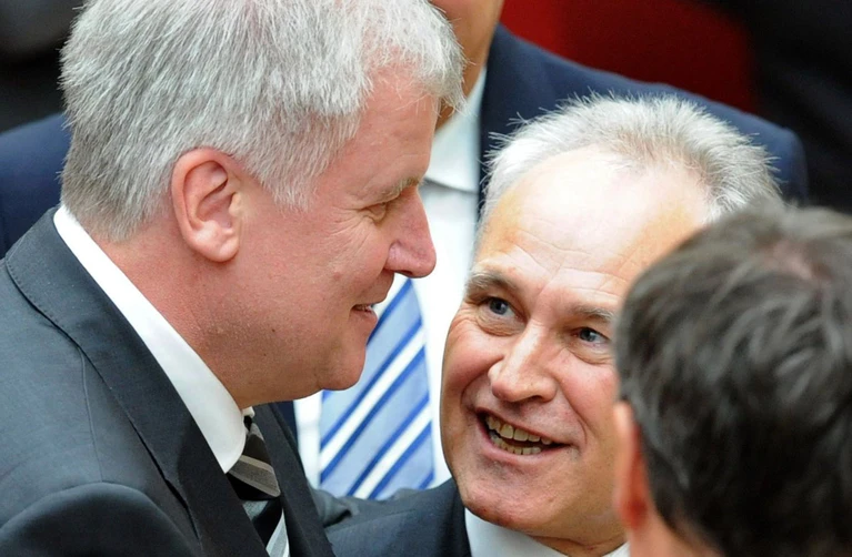 Seehofer und Huber sehen Söders Kurs gegenüber den Grünen kritisch. (Archivbild) — © picture alliance / dpa