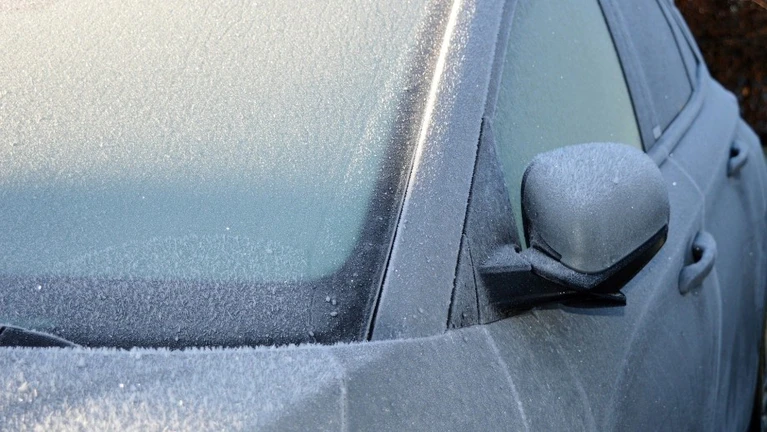 Gefrorene Scheibe Auto — © Bild: Pixabay