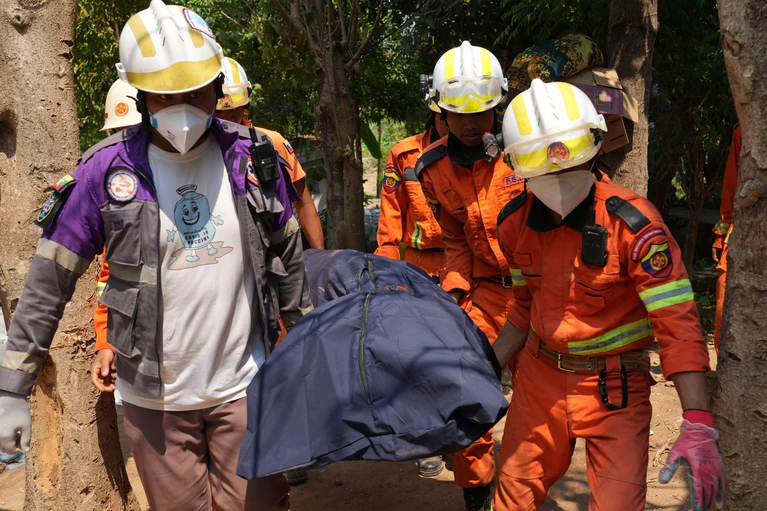 Die Zahl der Toten in Myanmar steigt weiter. — © Uncredited/AP/dpa