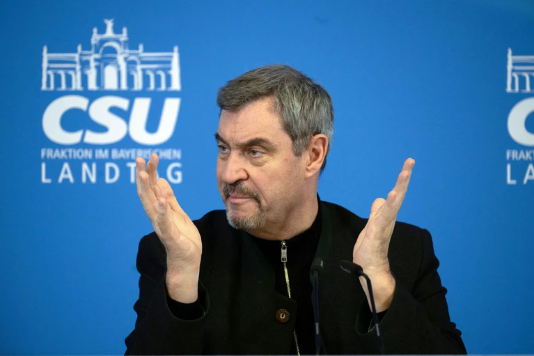 Die Kommunalwahl am 8. März ist nicht nur für die Partei von CSU-Chef Markus Söder eine wichtige Wahl - er geht davon aus, dass die AfD keinen Bürgermeisterposten erobern kann. (Archivbild) — © Pia Bayer/dpa