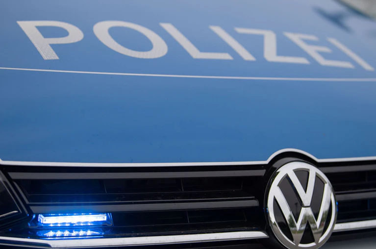 Ein Dreijähriger hilft der Polizei. (Symbolbild) — © Lino Mirgeler/dpa