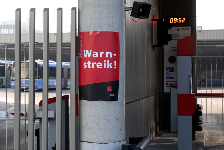 Am Mittwoch wird in München und Nürnberg der Nahverkehr bestreikt. (Archivbild) — © Sven Hoppe/dpa