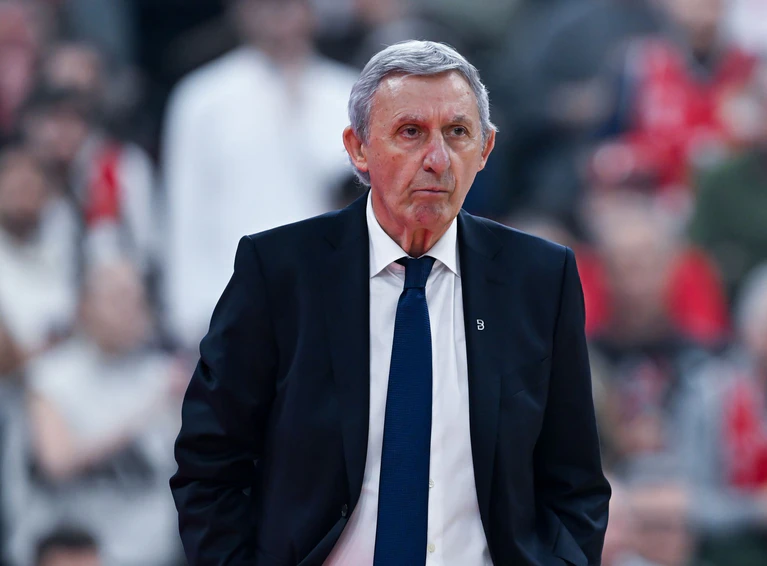 Svetislav Pesic kassierte mit Bayern bei seinem ehemaligen Team Barcelona eine deutliche Pleite. (Archivbild) — © Sven Hoppe/dpa