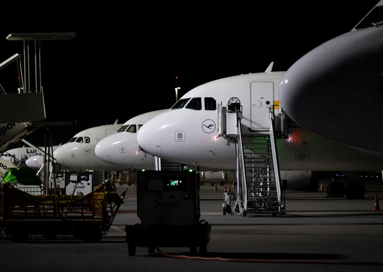 Die erstmals abgeschlossenen Tarifverträge bei der City Airlines gelten für das gesamte fliegende Personal, einschließlich der Pilotinnen und Piloten. — © Sven Hoppe/dpa