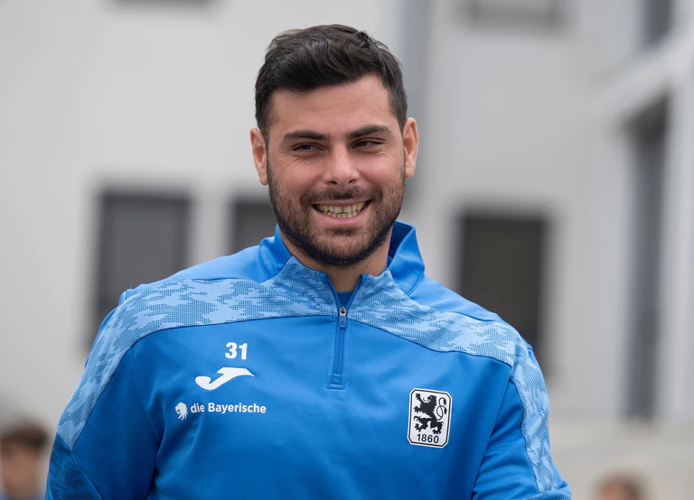 Volland sah die Gelb-Rote Karte. (Archivbild) — © Peter Kneffel/dpa