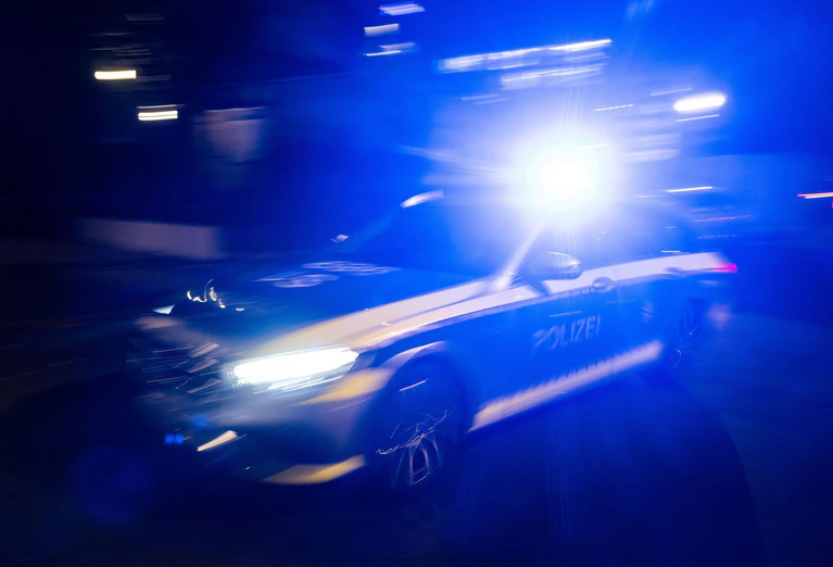 Zehntausende Male rückte die Polizei zu Unfällen aus, bei denen der Verursacher bereits geflüchtet war. (Symbolbild)  — © Marijan Murat/dpa