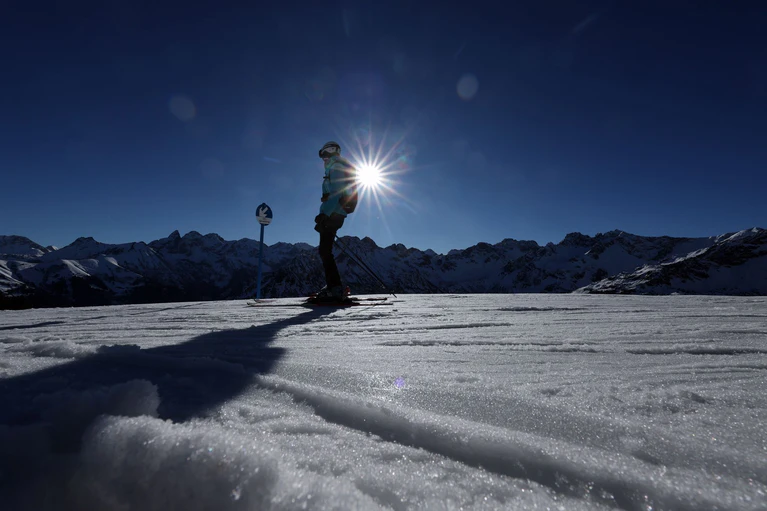 In den Alpen soll sich am Wochenende auch die Sonne blicken lassen. (Archivbild)  — © Karl-Josef Hildenbrand/dpa