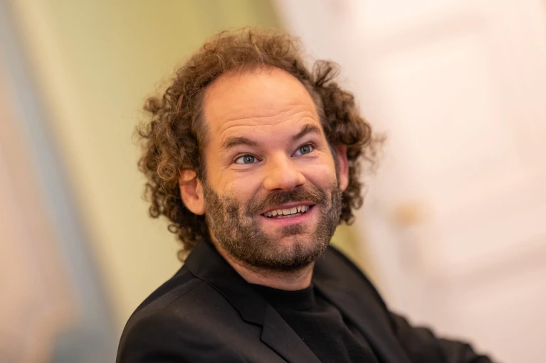 Mit der Stimme von Maxi Schafroth sorgt der Pumuckl in neuen Folgen der Fernsehserie wieder für jede Menge Spaß. (Archivbild) — © Lennart Preiss/dpa