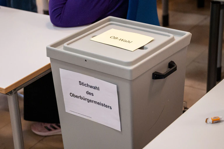 In zahlreichen Städten war eine Stichwahl am 22. März 2026 nötig. (Archivbild) — © Daniel Vogl/dpa