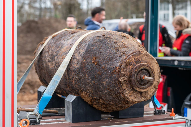 Zum wiederholten Mal wurde in Landshut eine Fliegerbombe entdeckt. (Symbolbild) — © Silas Stein/dpa