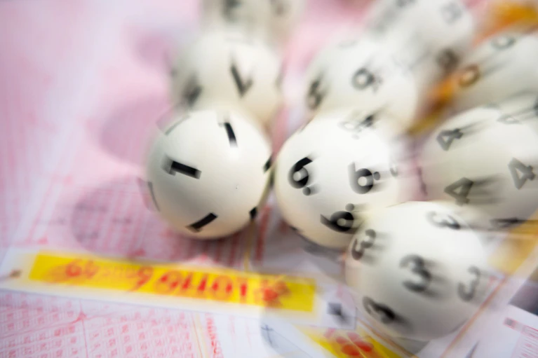 Ein Spieler aus Schwaben knackte als einziger den Jackpot der höchsten Gewinnklasse im Spiel77. (Symbolbild) — © Tom Weller/dpa