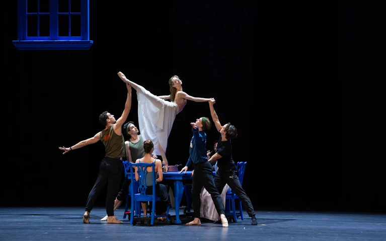 Das Bayerische Staatsballett erhält für seine herausragenden Solistinnen und Solisten sowie für die Leistung des Ensembles das «Glanzlicht des Jahres 2025». (Archivbild) — © Sven Hoppe/dpa