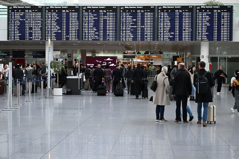 Am Flughafen München sind am Abend erneut Flüge ausgefallen. — © Felix Hörhager/dpa