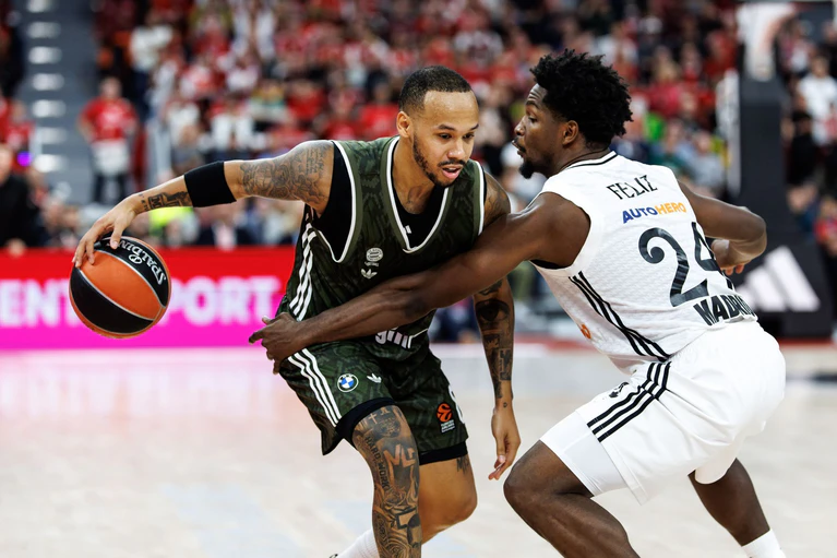 Shabazz Napier trieb Bayern in der zweiten Hälfte gegen Madrid an. — © Matthias Balk/dpa