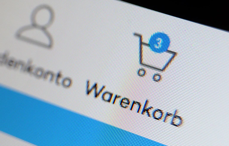 Die Nutzer hatten die Substanzen laut Polizei meist legal in Internet-Shops bestellt. (Symbolbild) — © Karl-Josef Hildenbrand/dpa