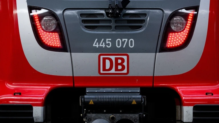 Ein Zug der Deutschen Bahn. — © Sven Hoppe/dpa