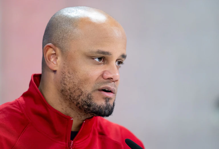Trainern Vincent Kompany hat viele Szenarien durchgerechnet. — © Sven Hoppe/dpa