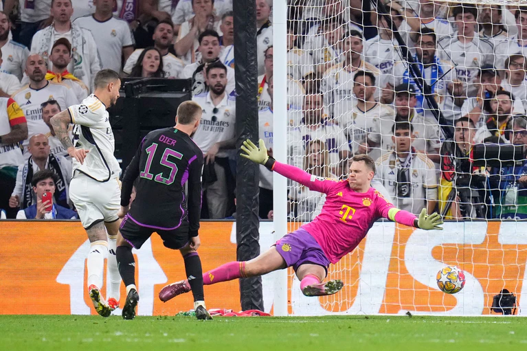 Bittere Erinnerung: Joselu überwindet Manuel Neuer nach dessen Patzer zum 1:1. (Archivild) — © Manu Fernandez/AP