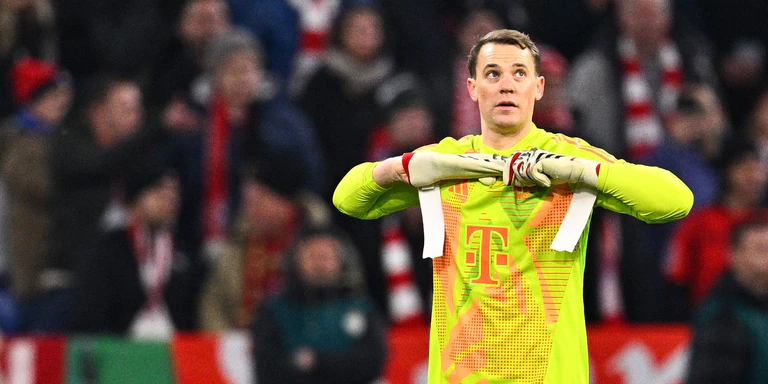 Für Philipp Lahm spielt Manuel Neuer noch immer auf einem super Niveau.  — © Tom Weller/dpa