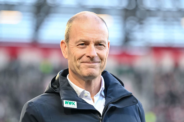 Jess Thorup will von seinen Augsburgern eine Reaktion sehen. — © Harry Langer/dpa
