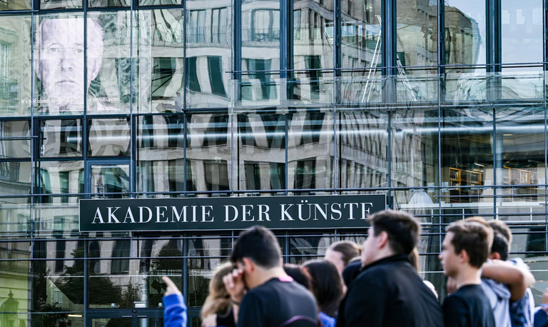 Die Akademie der Künste in Berlin hat sich dem Appell angeschlossen. (Archivbild) — © Britta Pedersen/dpa