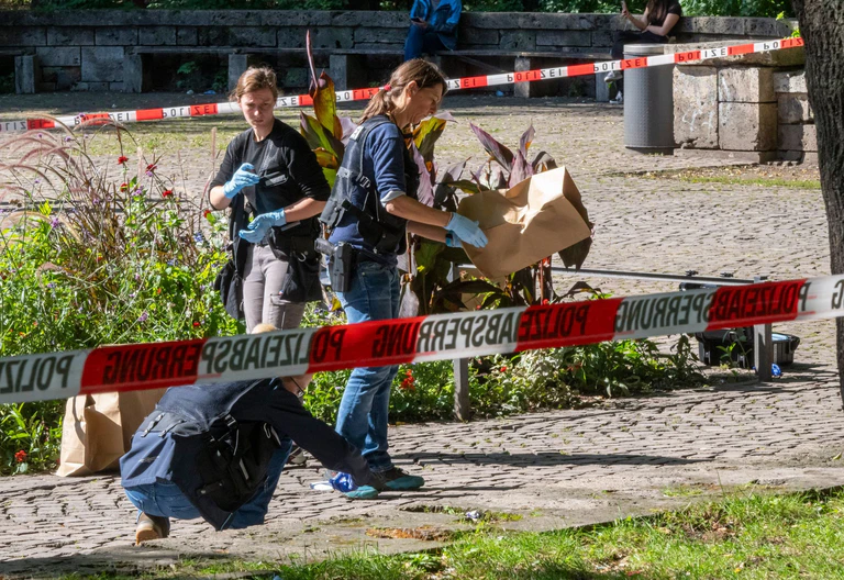 Ein Mord im Alten Botanischen Garten in München beschäftigt das Münchner Landgericht. (Archivbild) — © Peter Kneffel/dpa