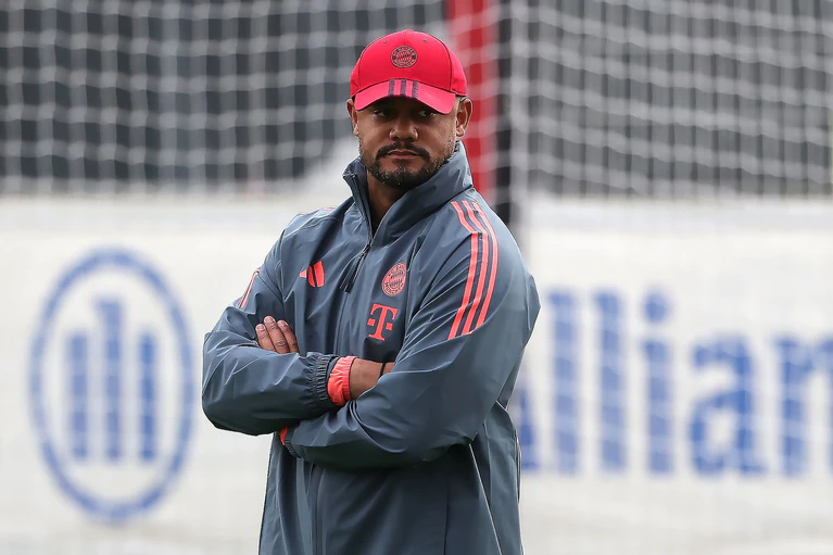 Bayern-Trainer Vincent Kompany hofft auf ein gutes Hinspiel-Ergebnis. — © Philippe Ruiz/dpa