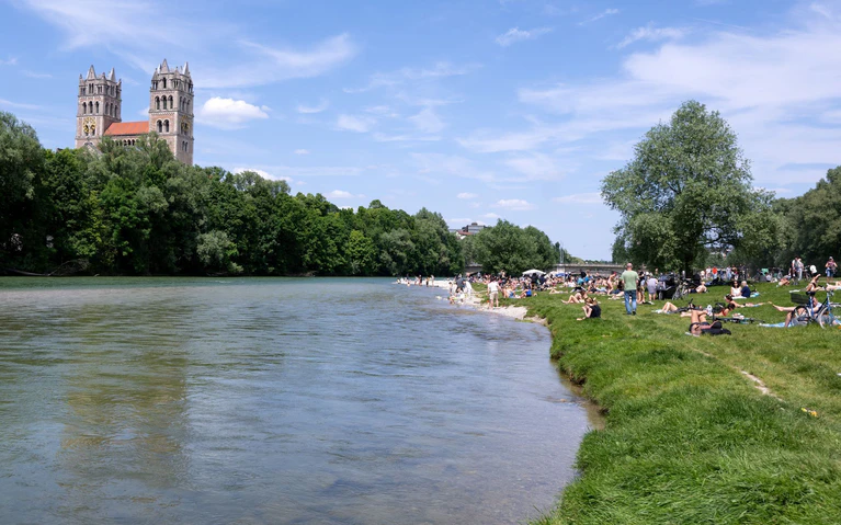 In der Isar wurde ein Toter entdeckt. (Symbolbild) — © Sven Hoppe//dpa