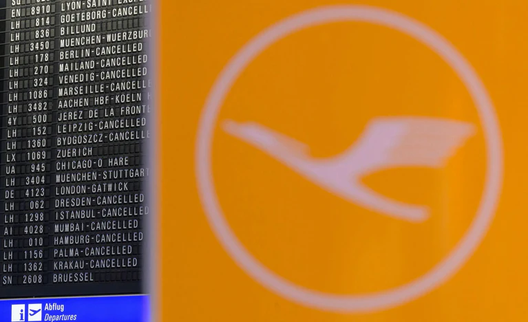 Mitten in den Ufo-Streik platzte die Nachricht, dass sich der Konzern mit der Konkurrenz-Gewerkschaft Verdi auf einen Tarifabschluss für die neue Tochtergesellschaft City Airlines geeinigt hat. — © Hannes P. Albert/dpa